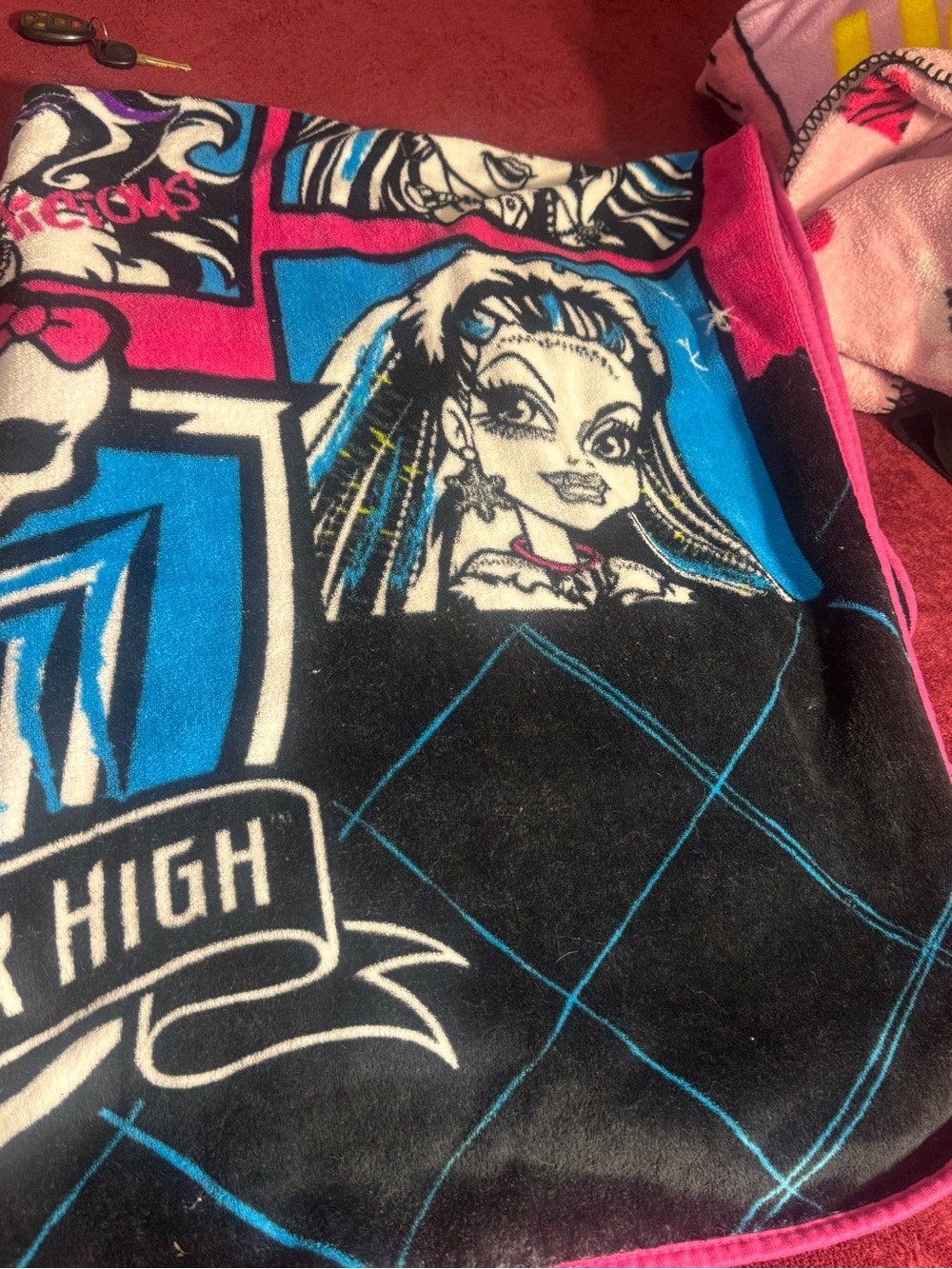 Blankets for children Skater Skirt in Black, Pink & Blue Graphic Print blankets - Picture 2 of 2
